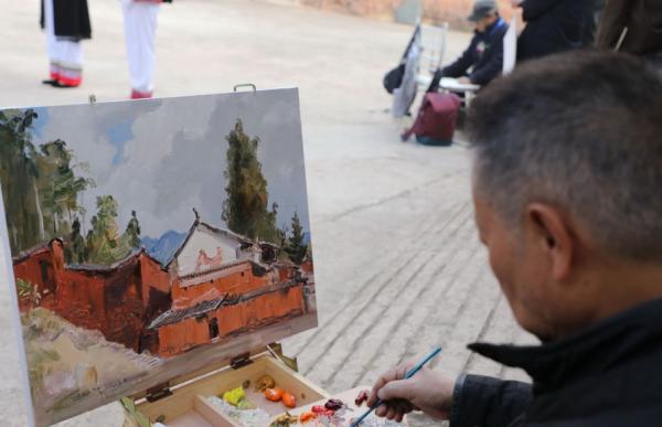 助力乡村振兴，大理红山村成为艺术家笔下最美的图画